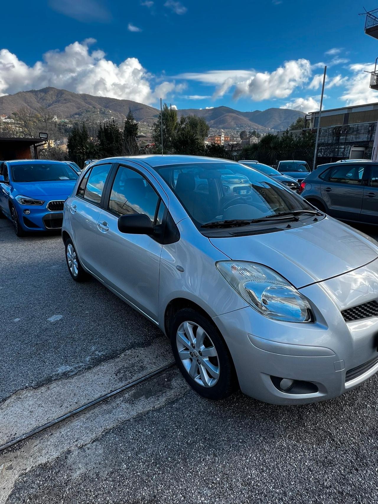 Toyota Yaris 1.0 5 porte