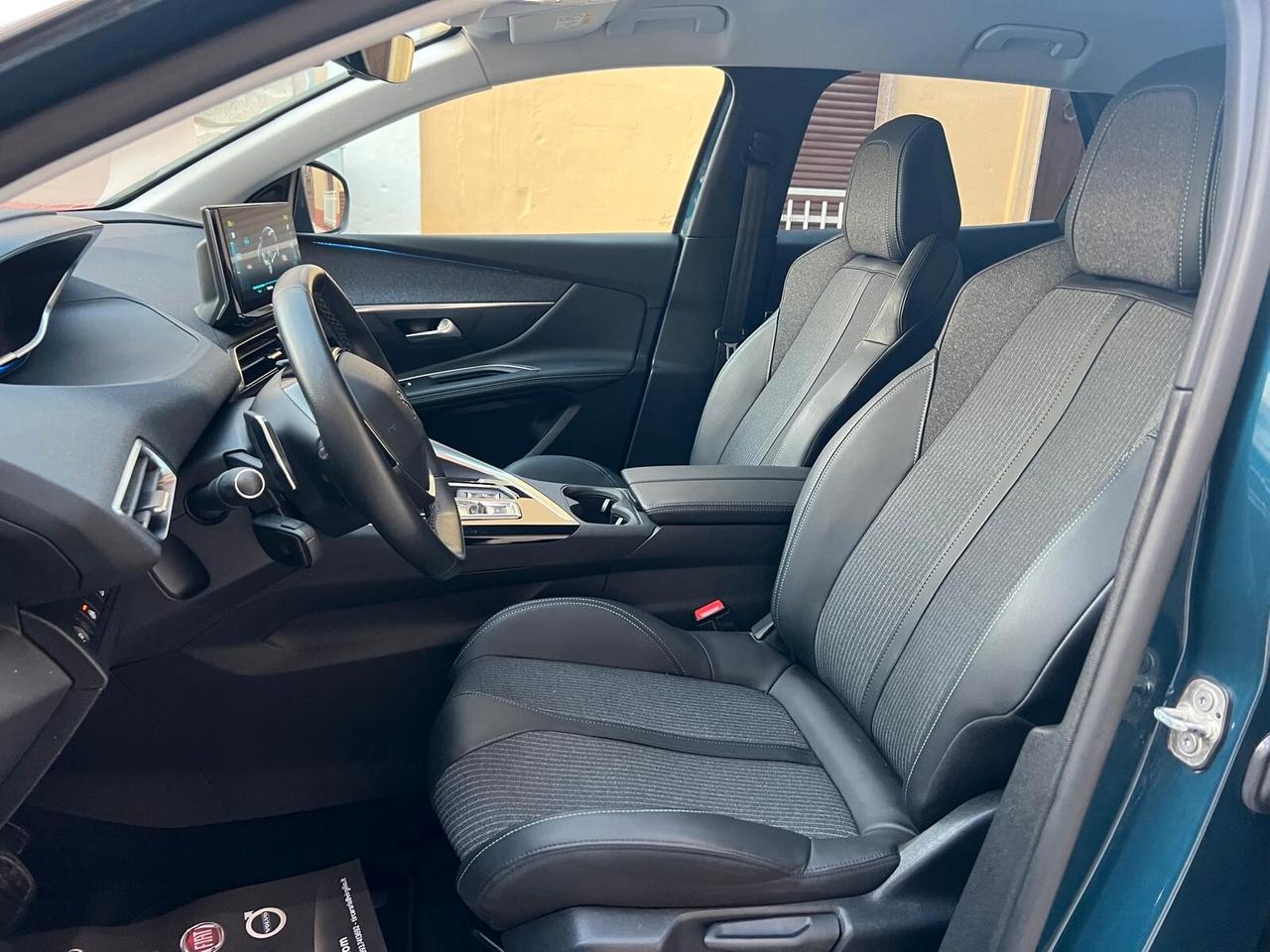 PEUGEOT 3008 ALLURE 1.6 HYBRID PHEV 181CV PELLE NAVI CAM ANNO 2022