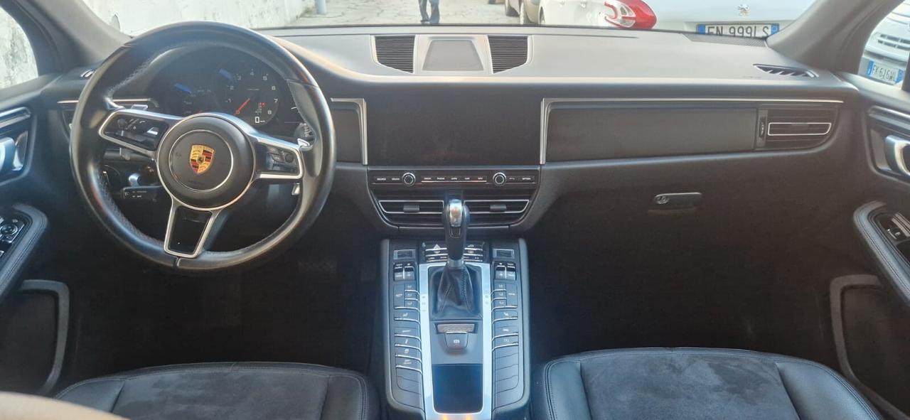 Porsche Macan 2.0 245cv Tetto Led