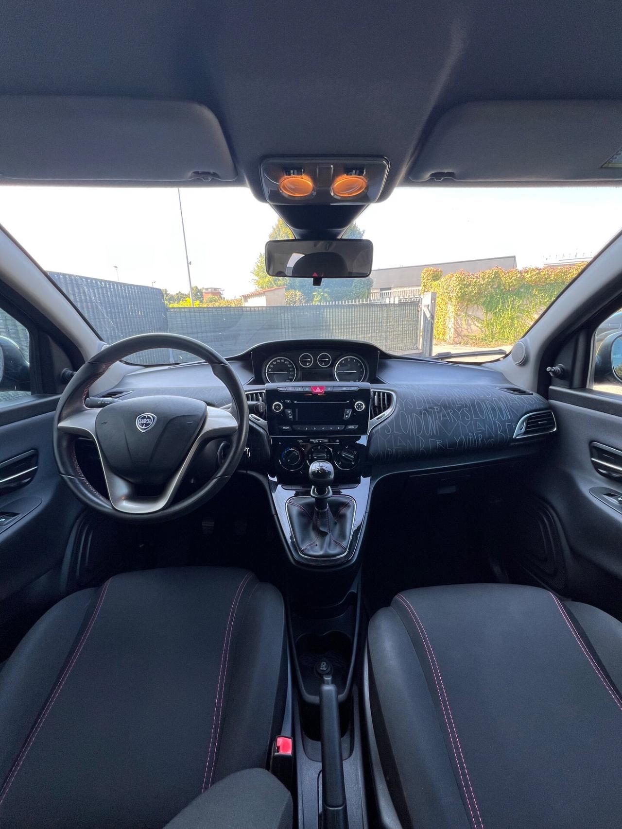 Lancia Ypsilon 1.2 69 CV 5 porte S&S Elefantino rosa