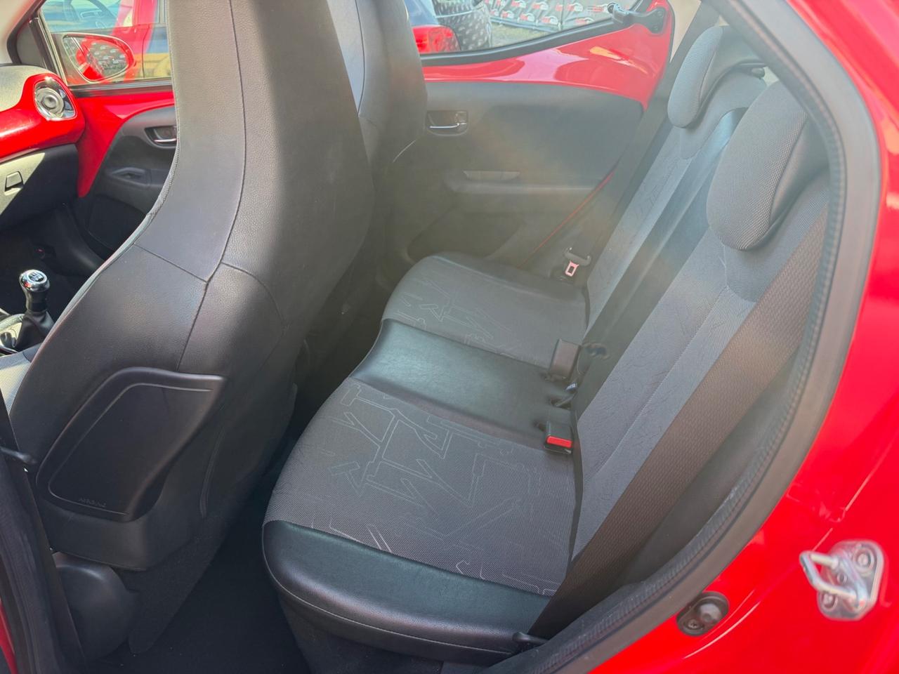 Toyota Aygo 1.0 VVT-i 69 CV 5 porte x-wave