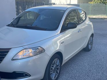Lancia Ypsilon 1.2 69 CV 5 porte GPL Ecochic Platinum SI NEOPATENTATI