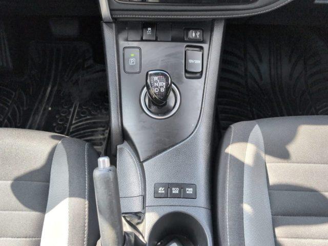 TOYOTA Auris Touring Sports 1.8 Hybrid Active