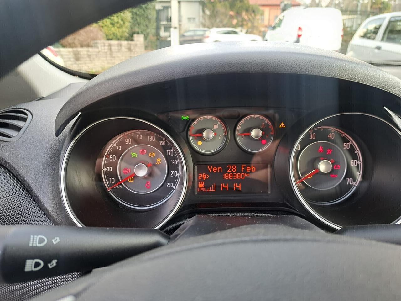 Fiat Punto 1.4 8V 5 porte Easypower Lounge