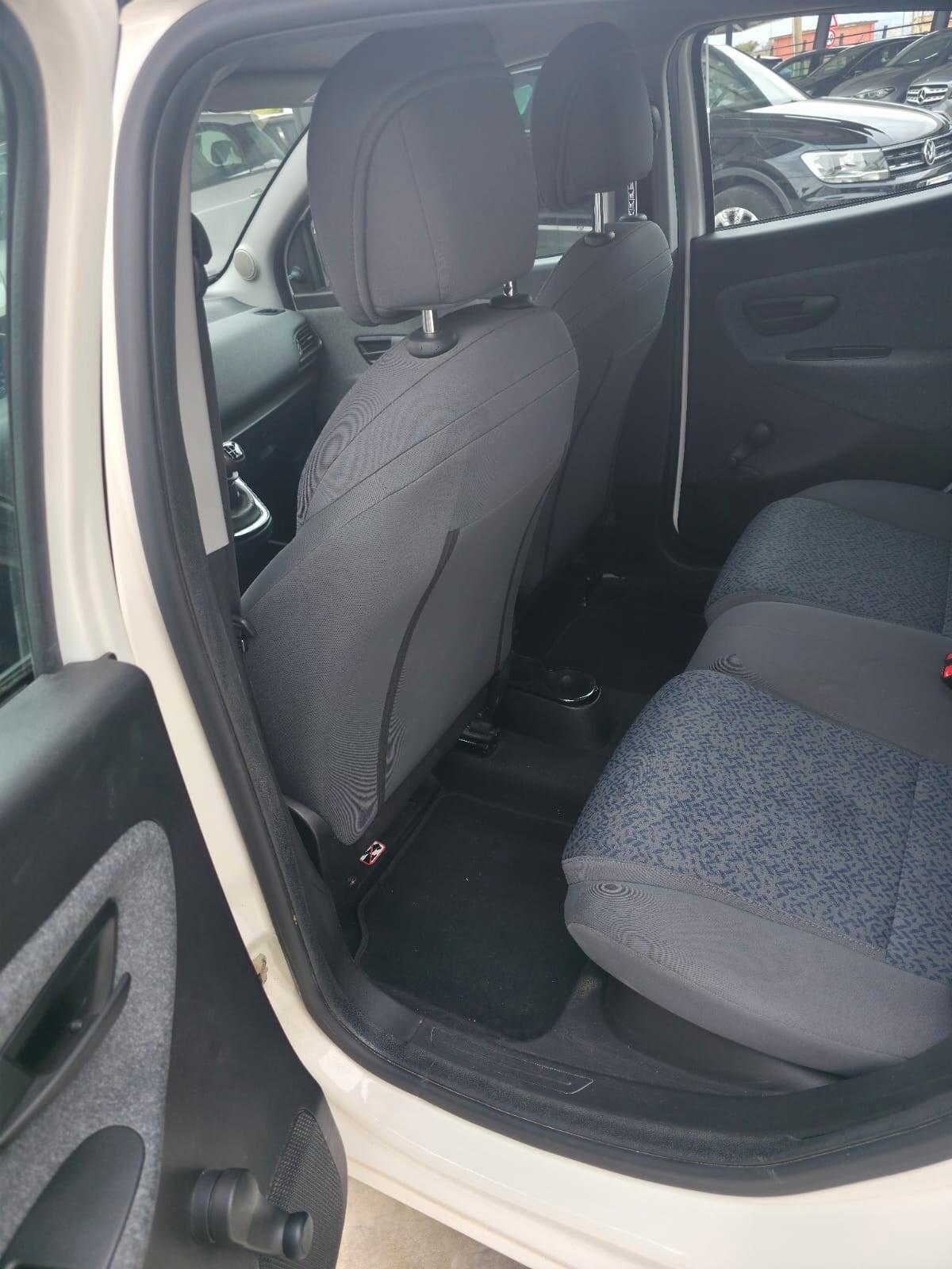 Lancia Ypsilon 1.0 FireFly 5 porte S&S Hybrid Ecochic A. Ferretti
