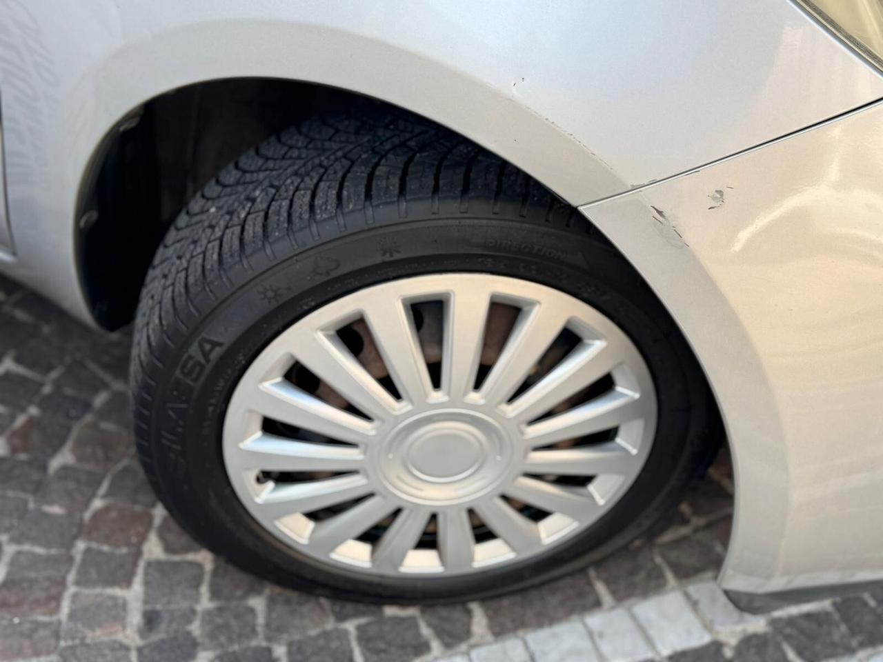 Toyota Yaris 1.3 5 porte Navi