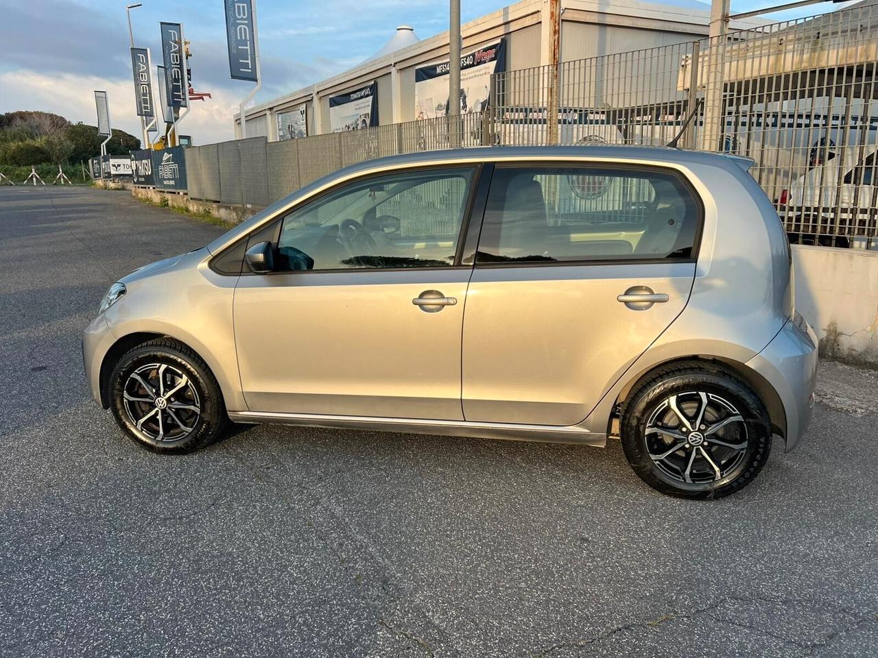 Volkswagen up! 1.0 75 CV 5p. move