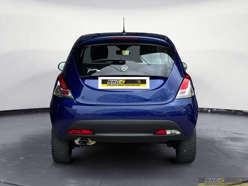 Lancia Ypsilon Ypsilon 1.2 69 CV 5 porte Silver