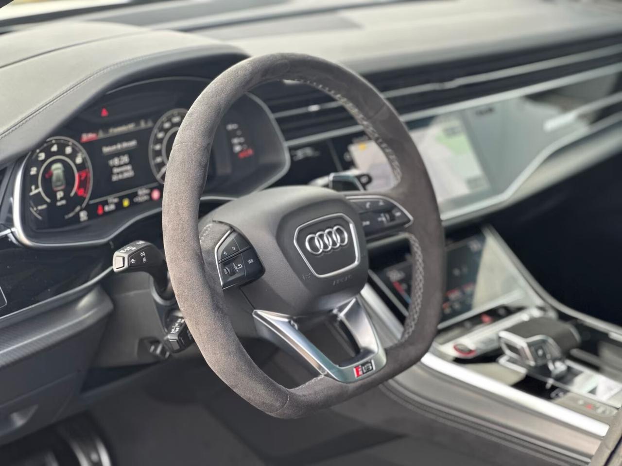 Audi Q8 RS TFSI V8 quattro tiptronic Performance 640 CV