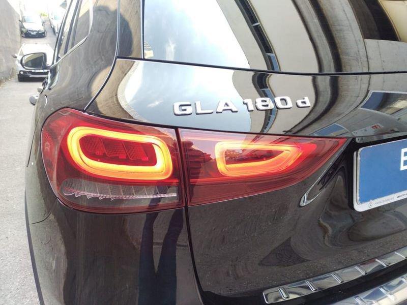 Mercedes-Benz GLA 180 D PREMIUM AUTO