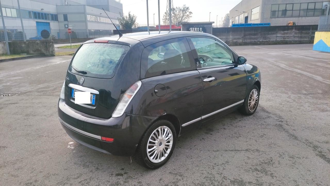Lancia Ypsilon 1.2 bz 69CV NEOPATENTATAI - 2011