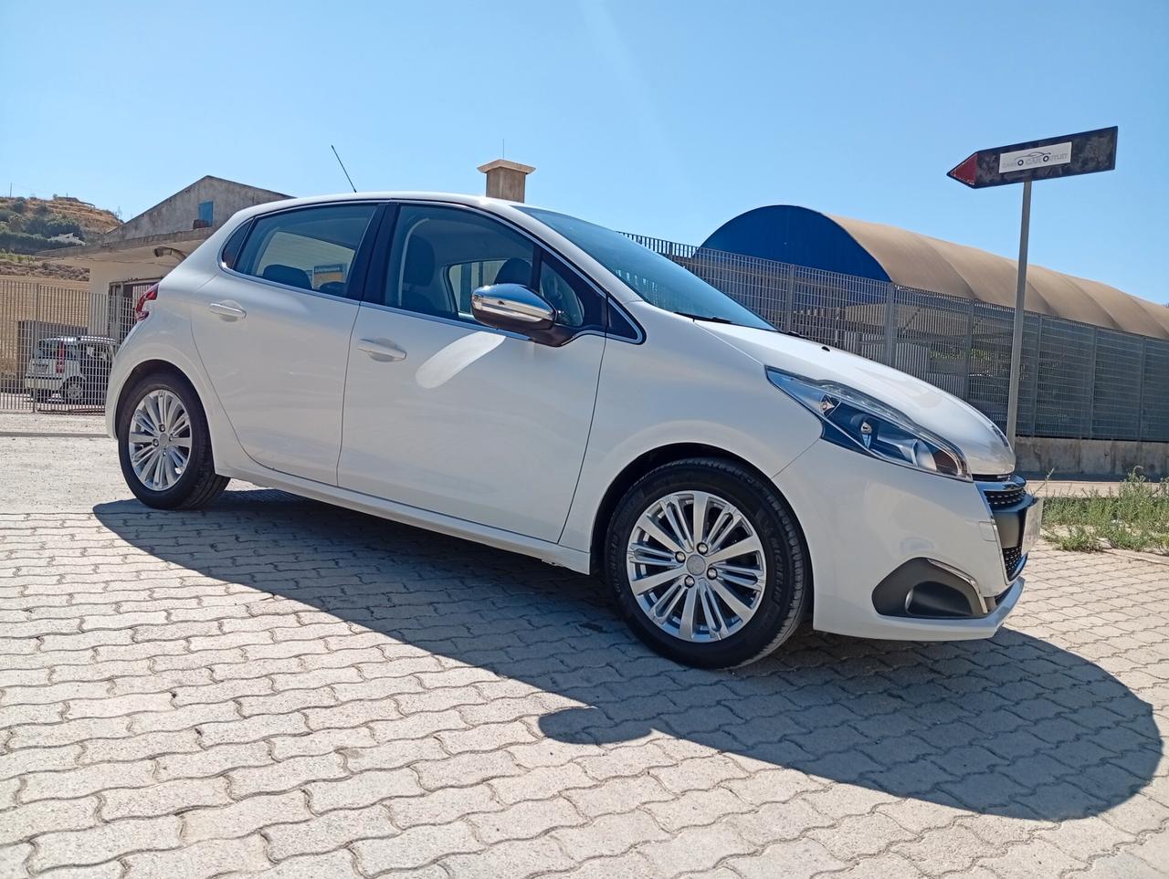 Peugeot 208 BlueHDi 100 S&S 5 porte Allure