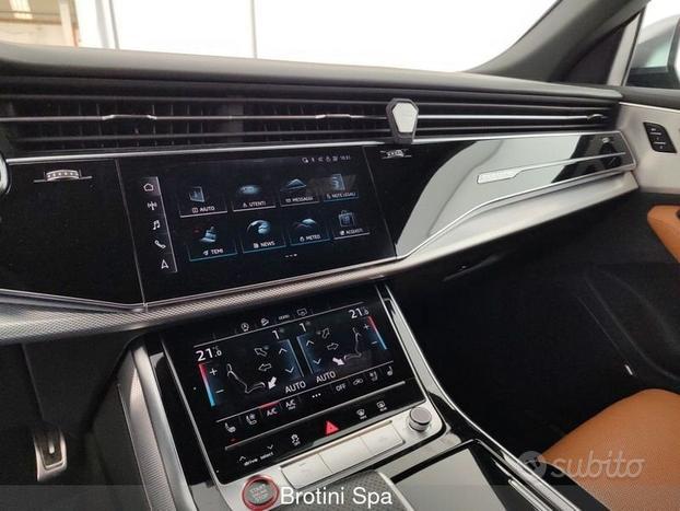 Audi Q8 RS TFSI V8 quattro tiptronic