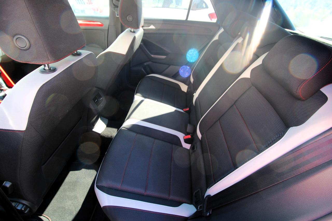 Volkswagen T ROC R LINE PLUS