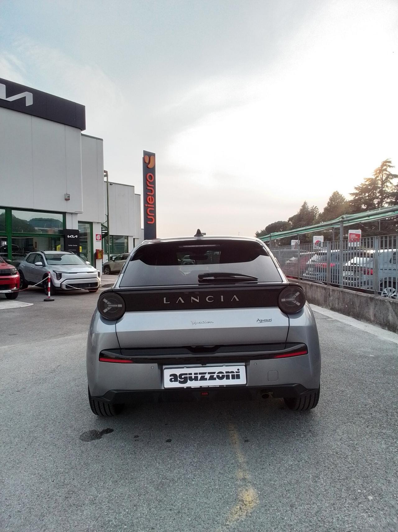 Lancia Ypsilon Hybrid e-DCT LX