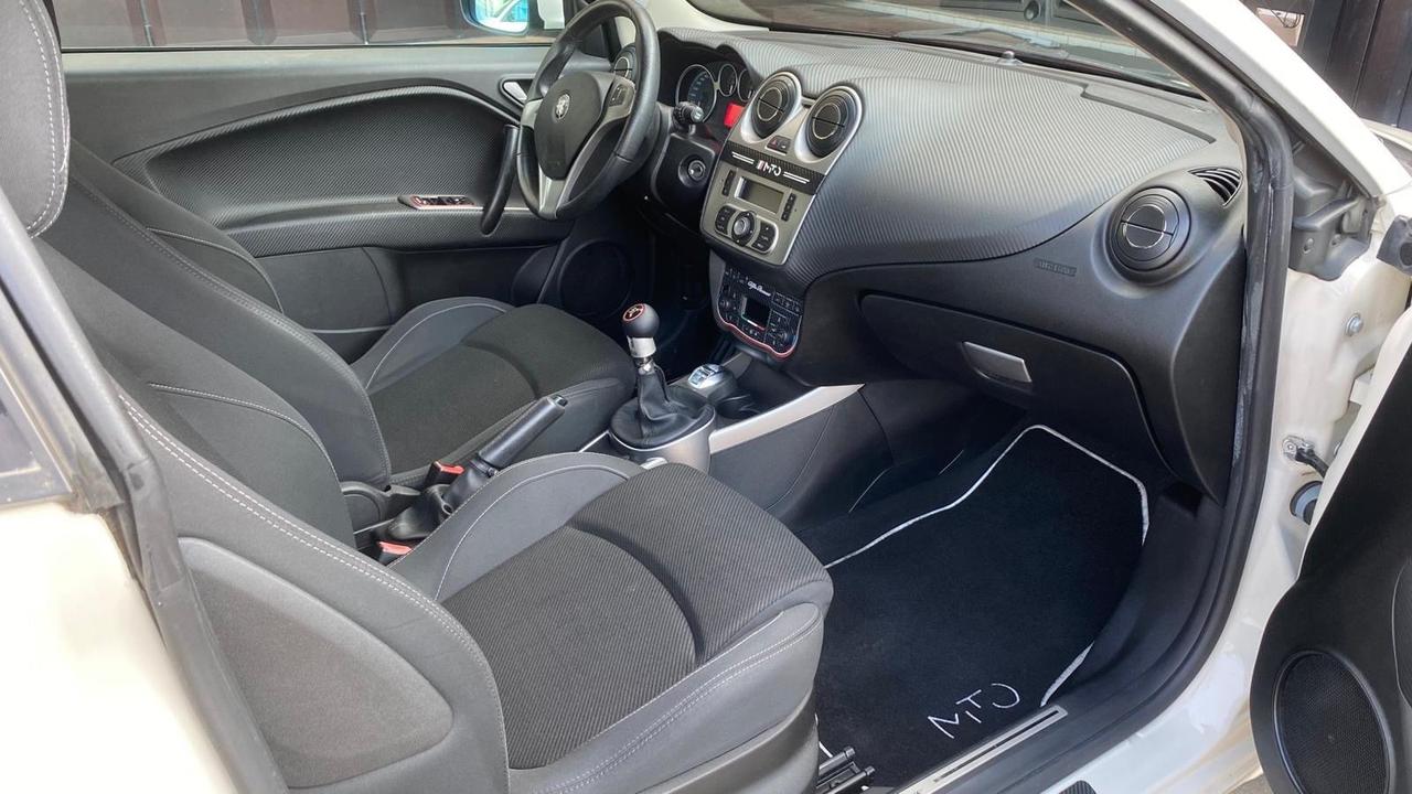 Alfa Romeo MiTo 1.6 JTDm-2 S&S Distinctive Sport Pack