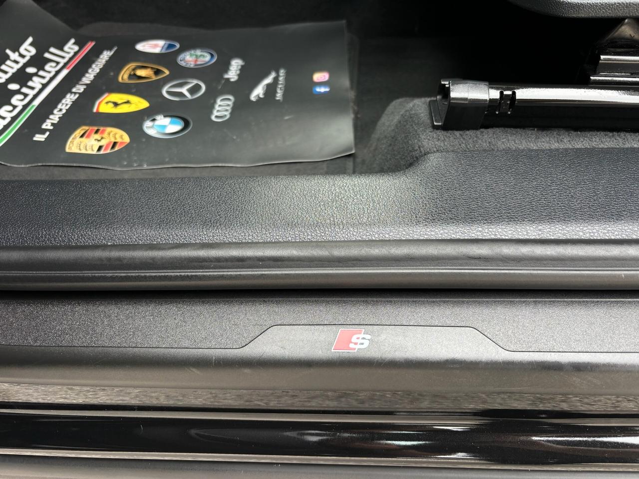 Audi Q3 35 TDI S tronic IDENTITY BLACK - S-LINE