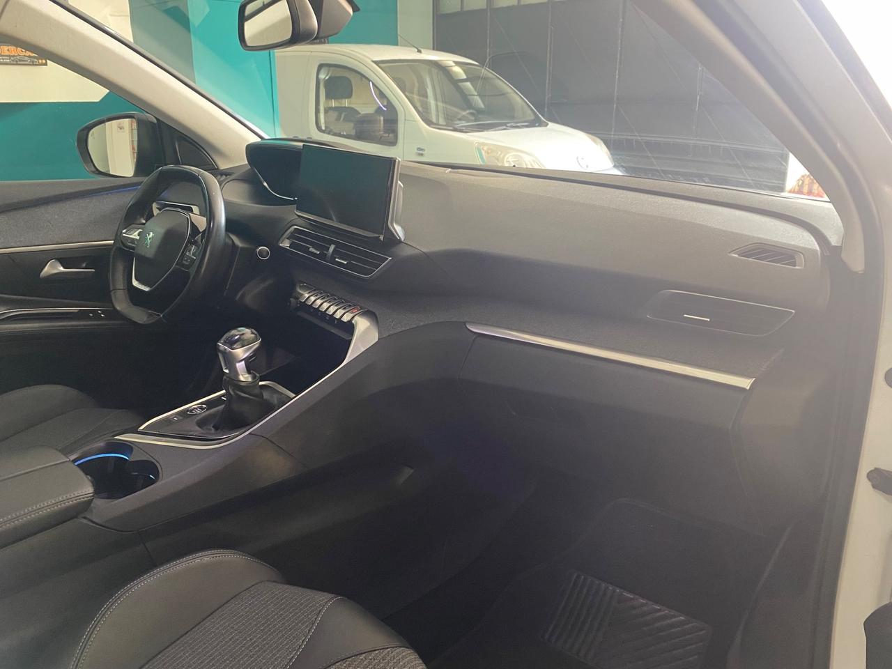 Peugeot 3008 ALLURE park