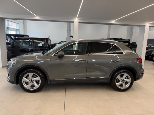 AUDI Q3 35 TFSI Business