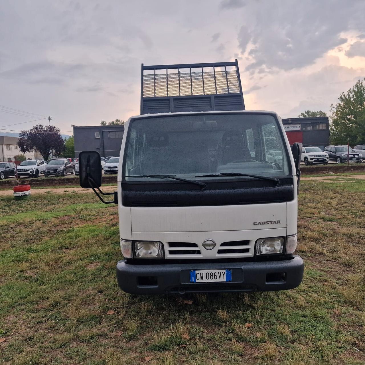 Nissan cabstar 35.13 3.0 tdi RIBALTABILE TRILATERALE 6 POSTI MOTORE NUOVO 80MILA KM
