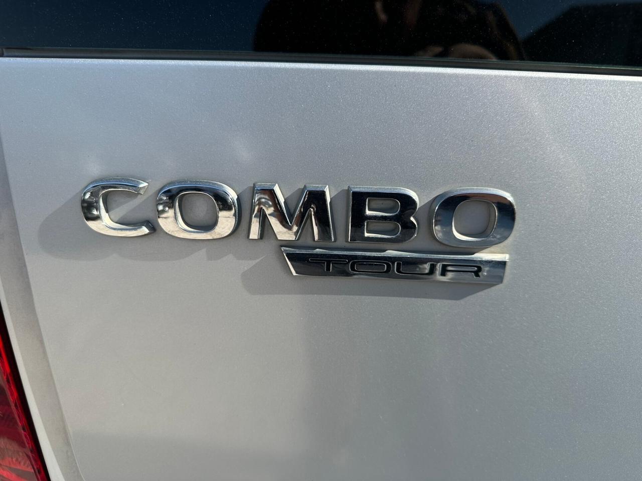 Opel Combo Tour 1.6 Diesel 90 Cv 2014 Vettura 5 Po