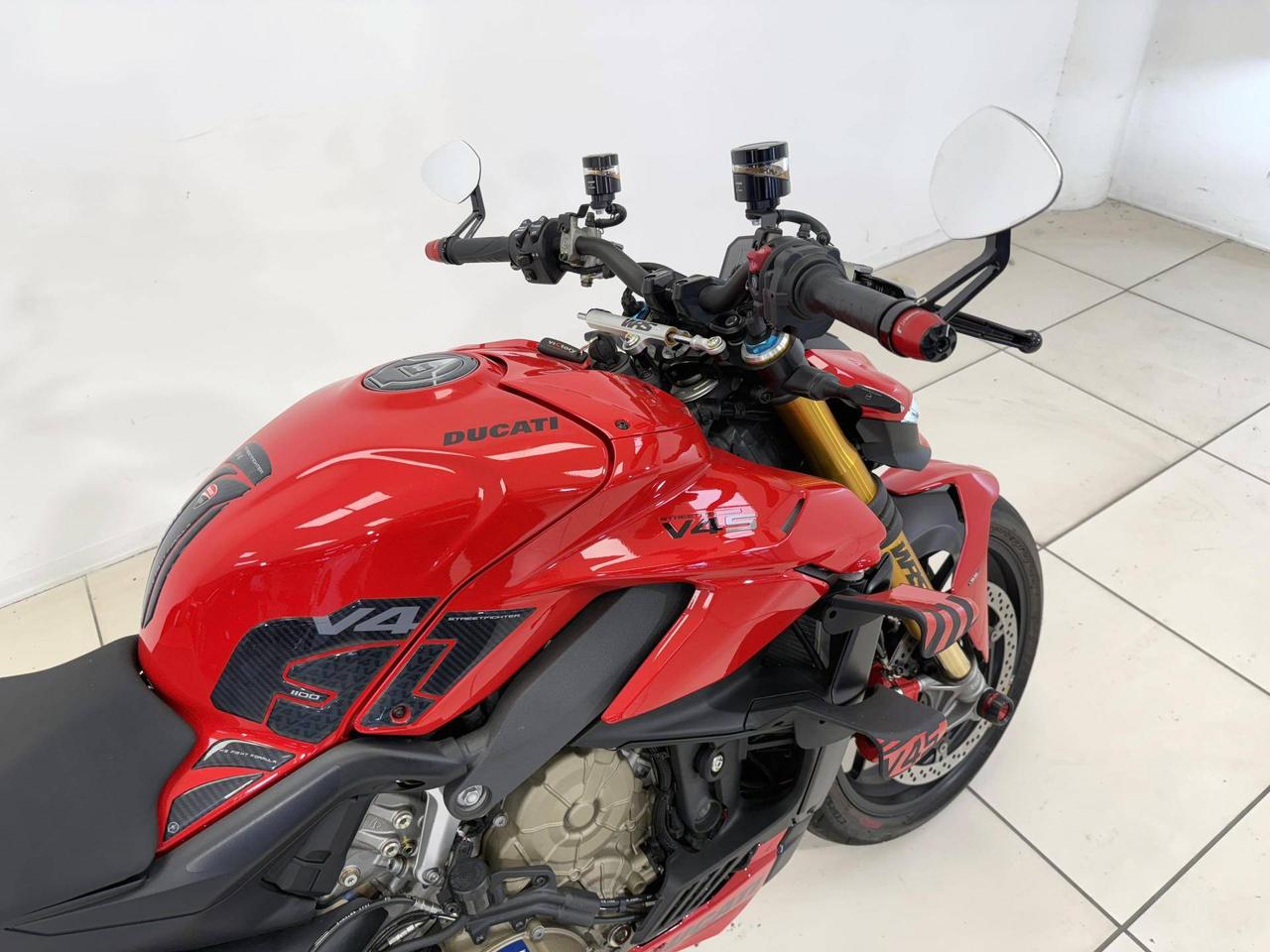 DUCATI Streetfighter V4 1100 Streetfighter V4 S Red