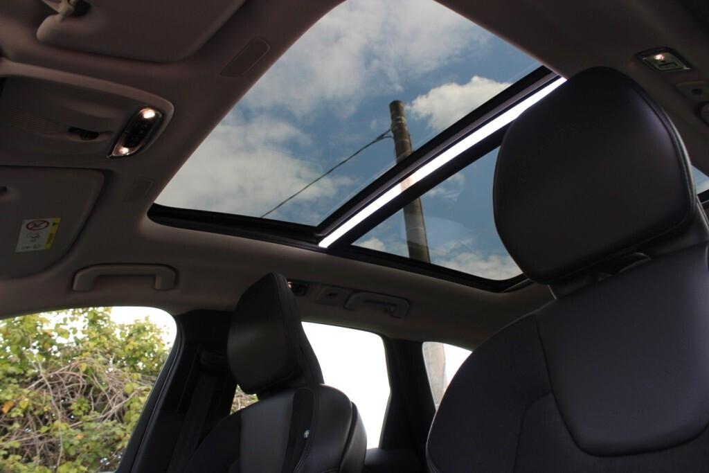VOLVO XC60 D4 Aut. 190CV *TETTO APRIBILE *CAMERA