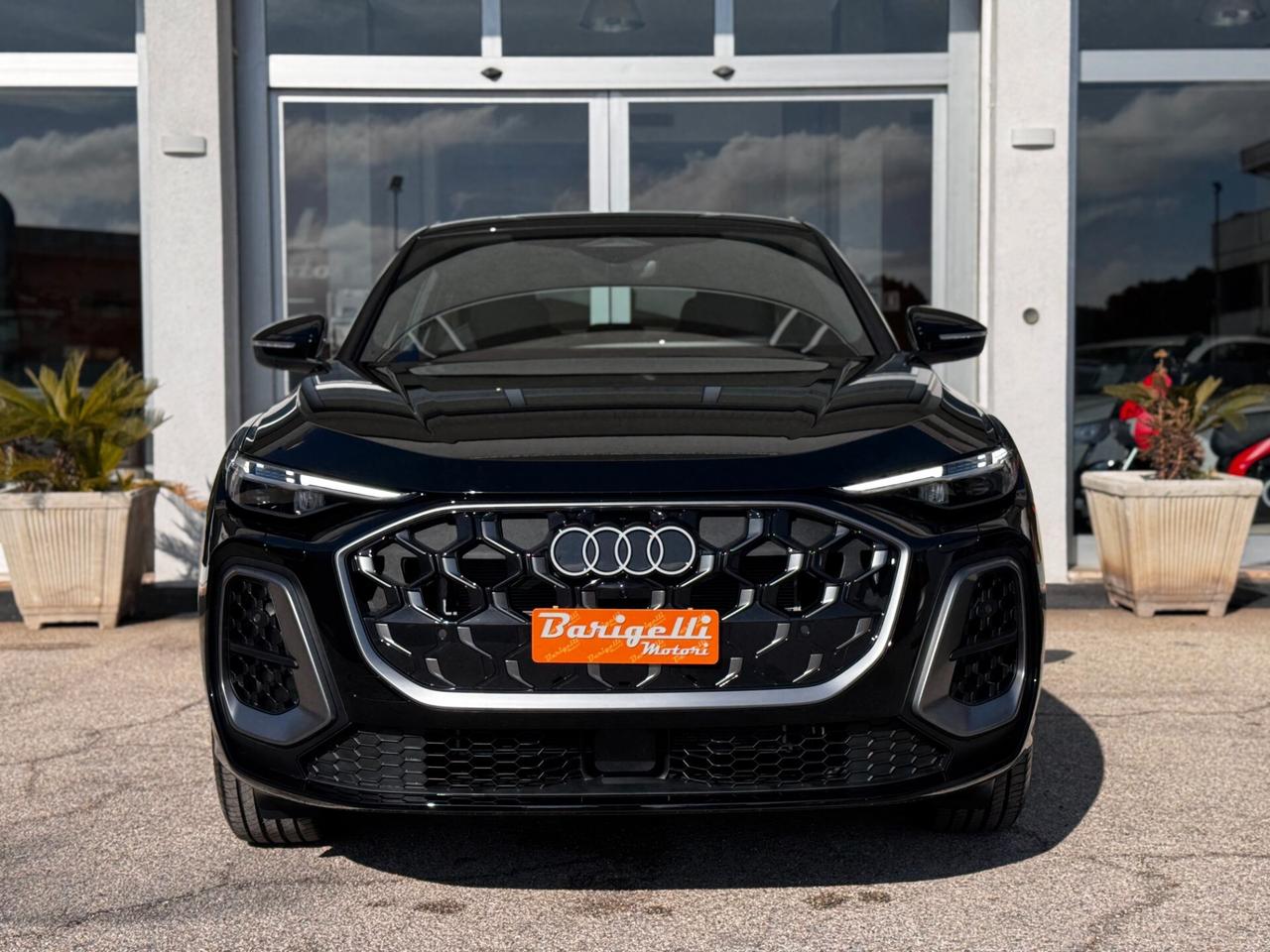 Audi Q5 SPB TDI quattro S tronic line, Aziendale estera