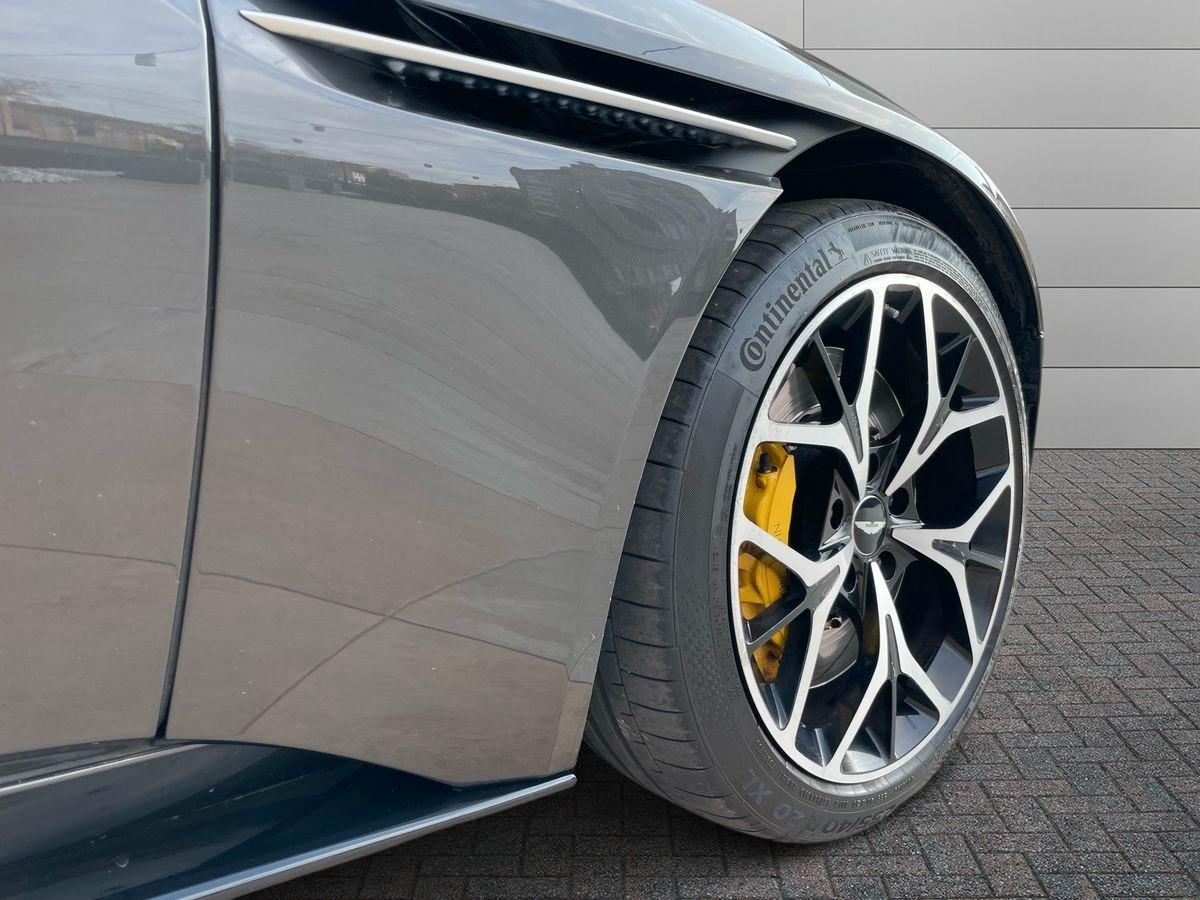 ASTON MARTIN DB11 Volante 4.0 V8 auto