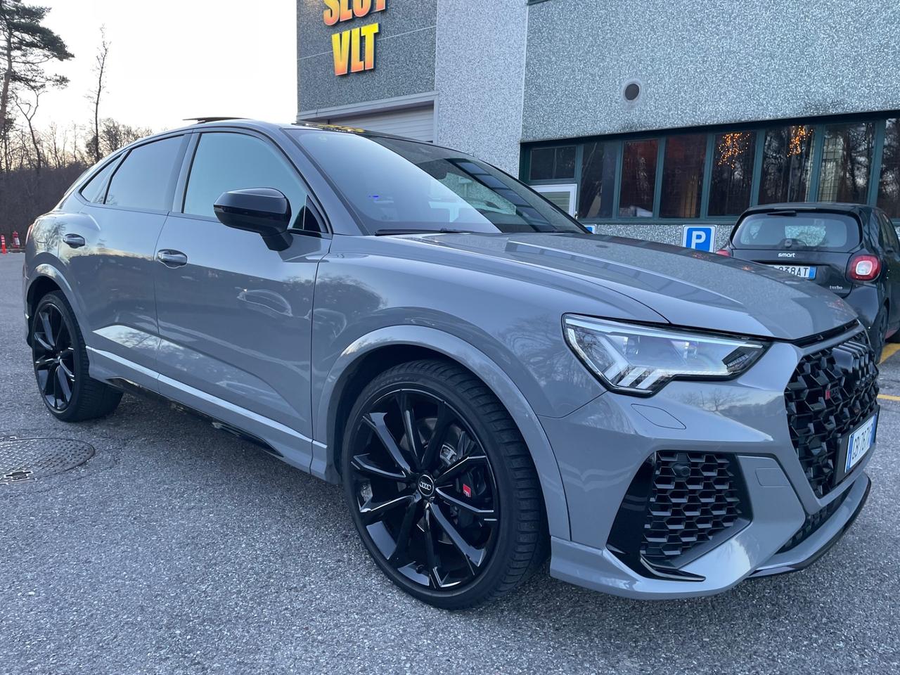 Audi RSQ3 SPB quattro*Automatik*Navi*Pelle