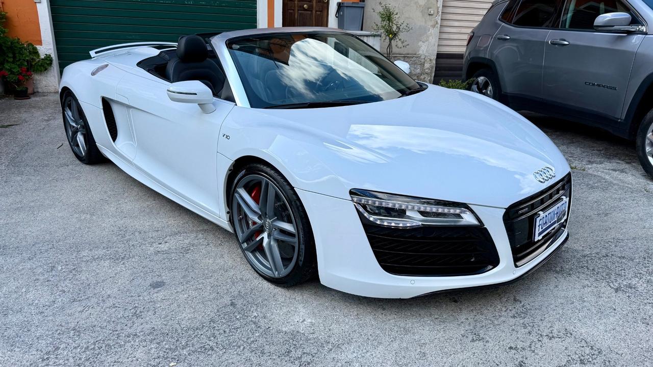 Audi R8 Spyder 5.2 V10 FSI quattro R tronic