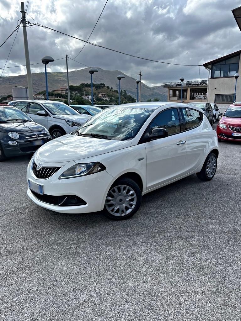Lancia Ypsilon 1.0 FireFly 70cv Hybrid 2022