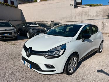 Renault Clio TCe 12V 75 CV 5 porte Moschino Intens