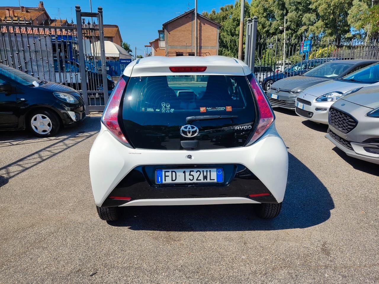 Toyota Aygo 1.0 VVT-i 69 CV 5 porte x-clusiv