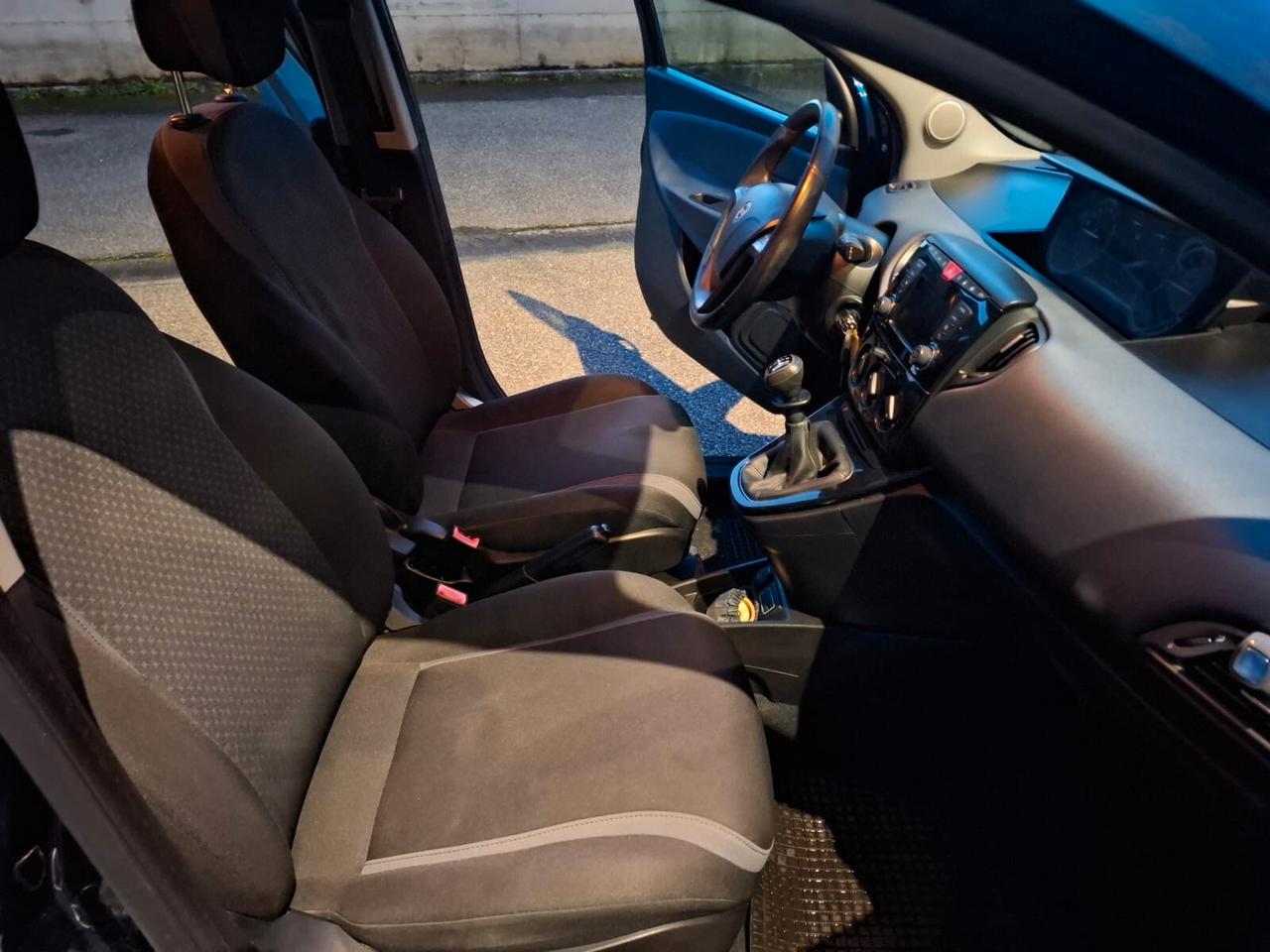 Lancia Ypsilon 1.2 5 porte GPL del 16 SOLO 128.000 KM