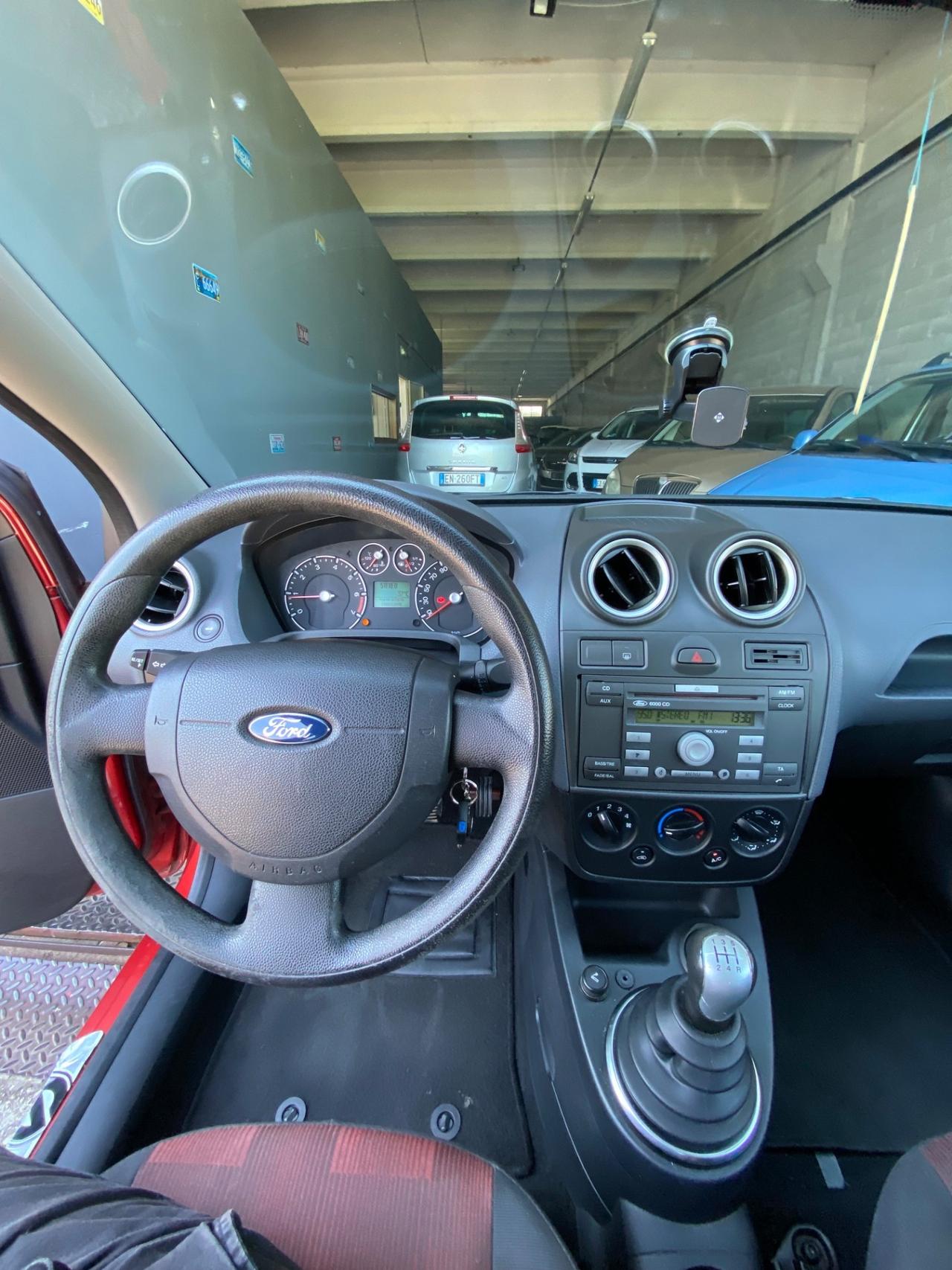 Ford Fiesta 1.2 16V 3p. Ghia Ottima Neopatentati