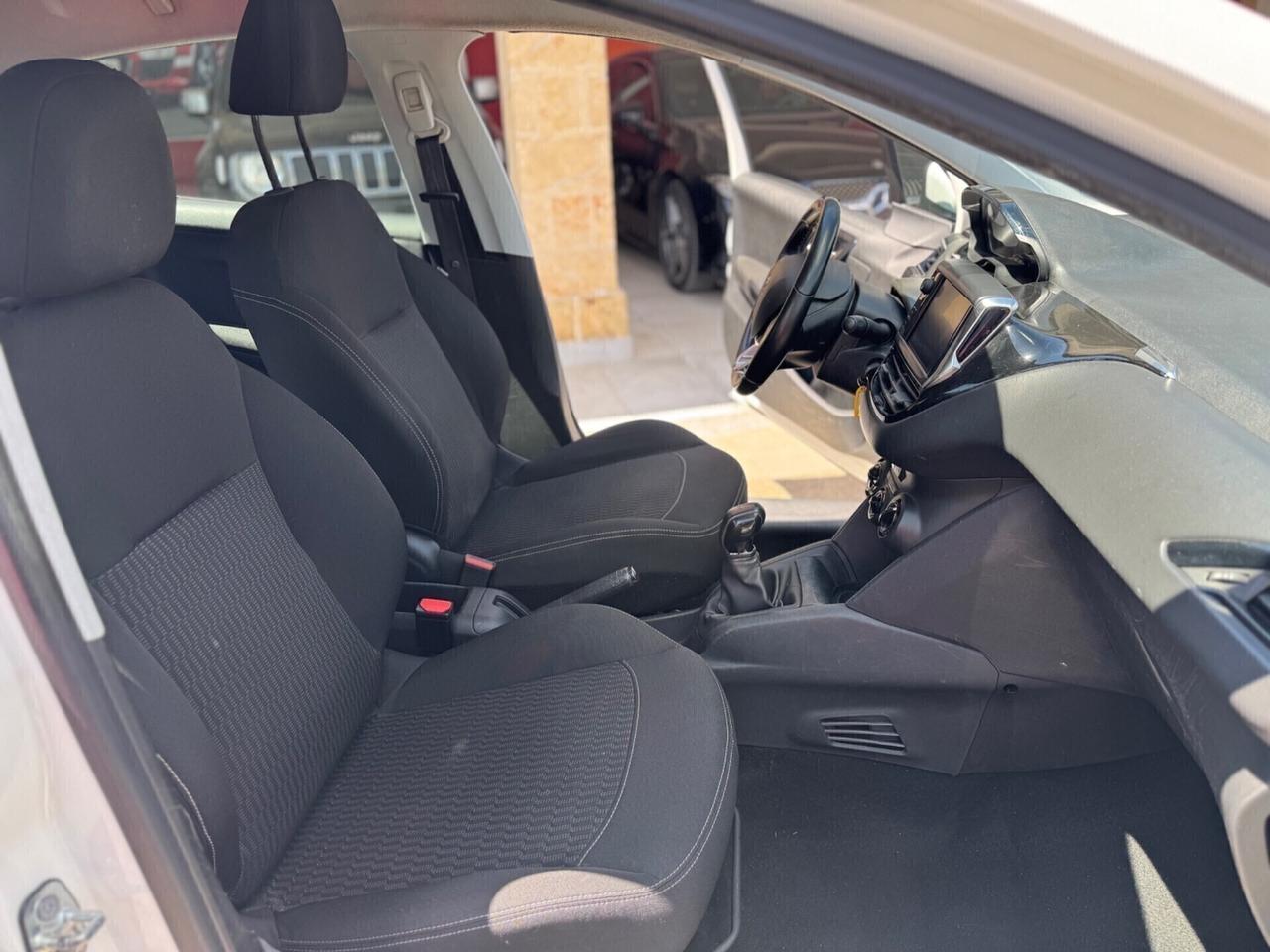 Peugeot 208 BlueHDi 100 S&S 5 porte Active navigaz