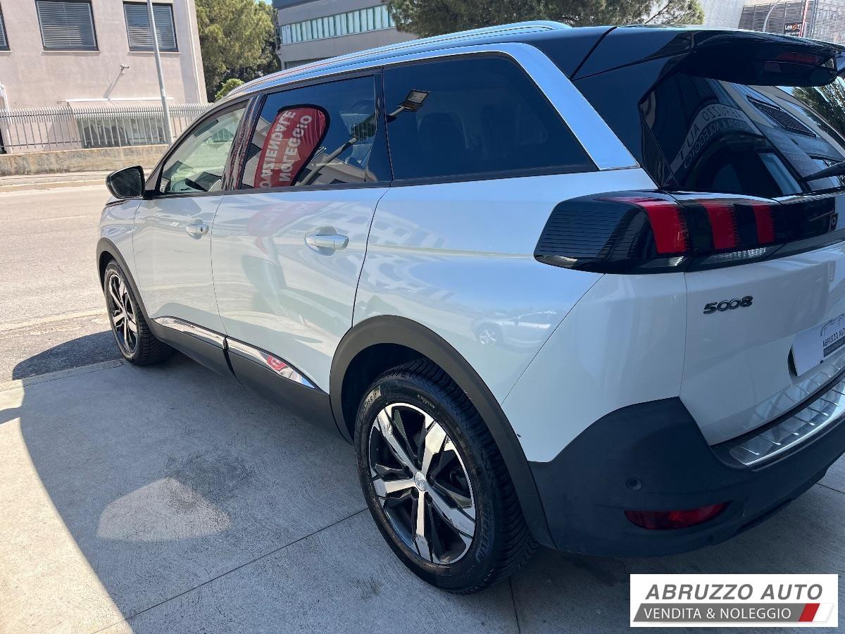 PEUGEOT 5008 Turbo 130 S&S EAT8 Allure