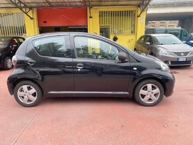 Toyota Aygo 1.0 12V VVT-i 5 porte Sol GPL