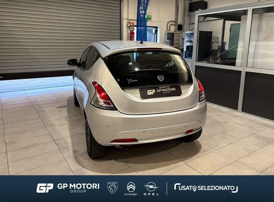 Lancia Ypsilon 1.2 69 CV 5 porte S&S Gold