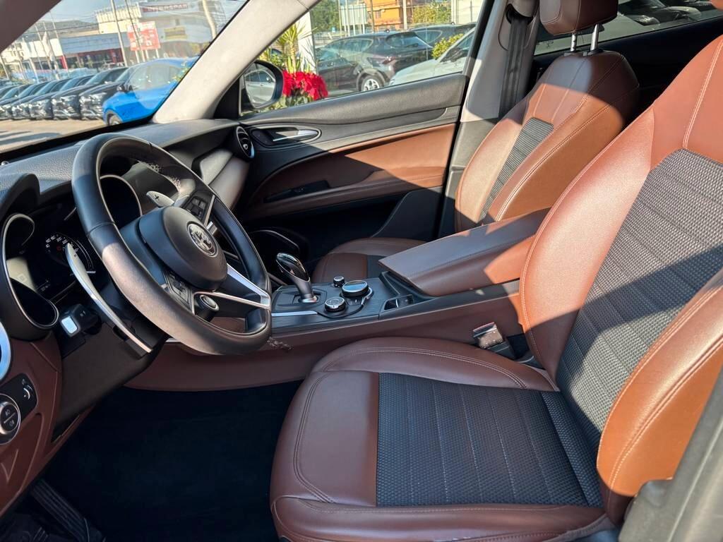 Alfa Romeo Stelvio 2.2 Turbodiesel 210 CV2018/176.00 KM Tua a soli 169 Euro al mese