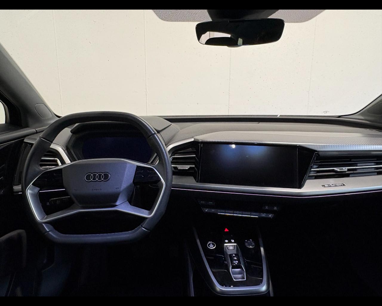 AUDI Q4 45 E-TRON S-LINE EDITION