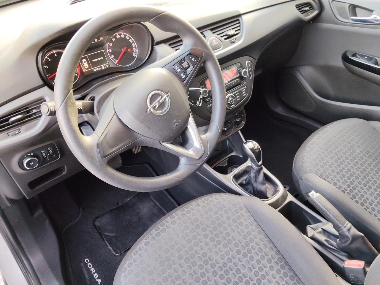 Opel Corsa 1.4 90CV cambio automatico 5 porte 40.000km