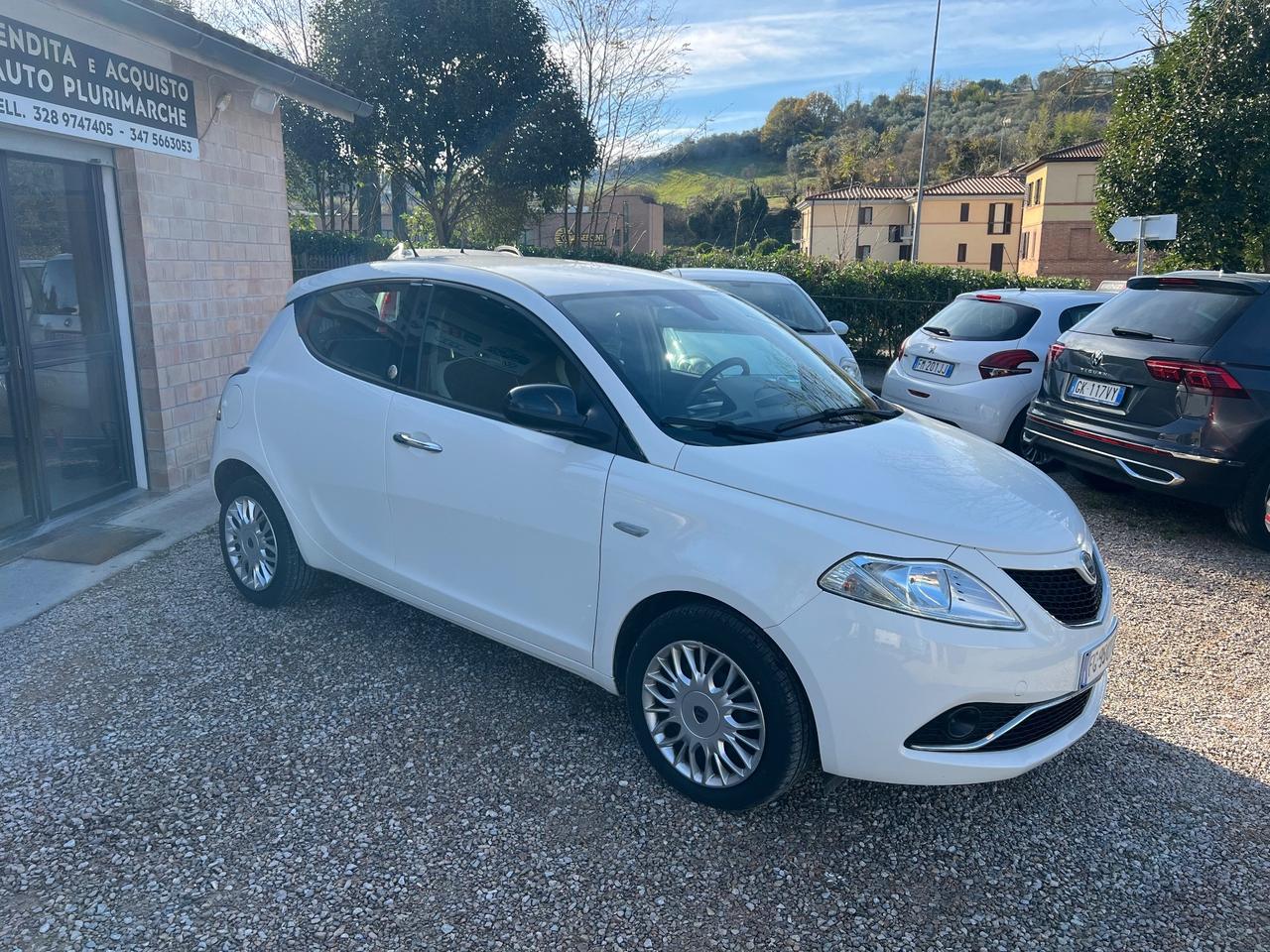 Lancia Ypsilon 1.2 69 CV 5 porte GPL Ecochic Silver