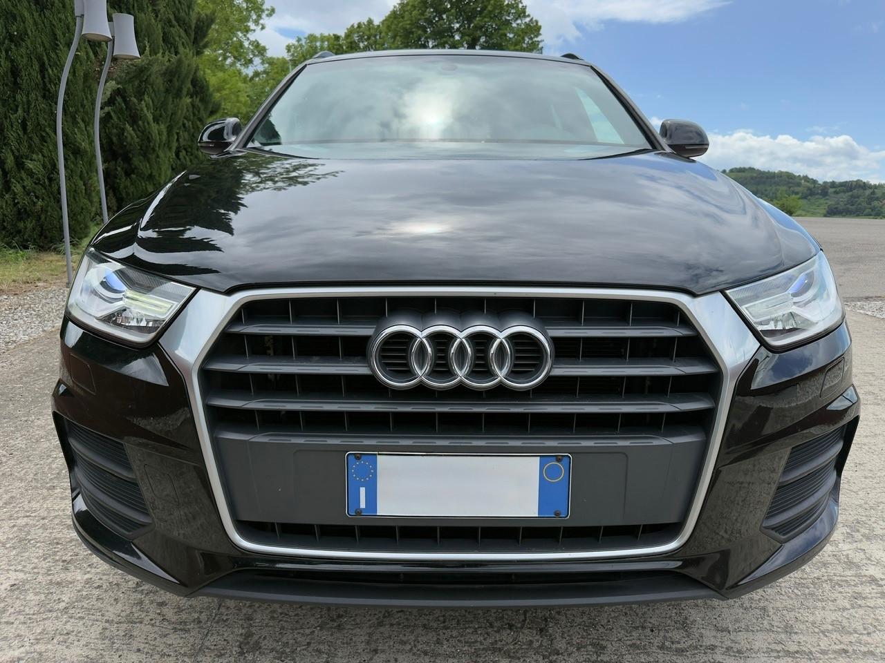 Audi Q3 2.0 TDI 120 CV Business SI PERMUTE