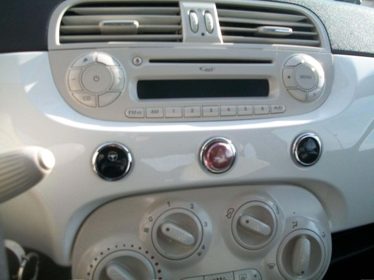 Fiat 500 1.2 Lounge DEL 2011 CC 1242 EURO 05 KM 174722 SI NUOVI PATENTATI EURO 4990,00 PIU PASSAGGIO E PER AVERE GARANZIA DI UN ANNO EURO 350,00 IN PIU