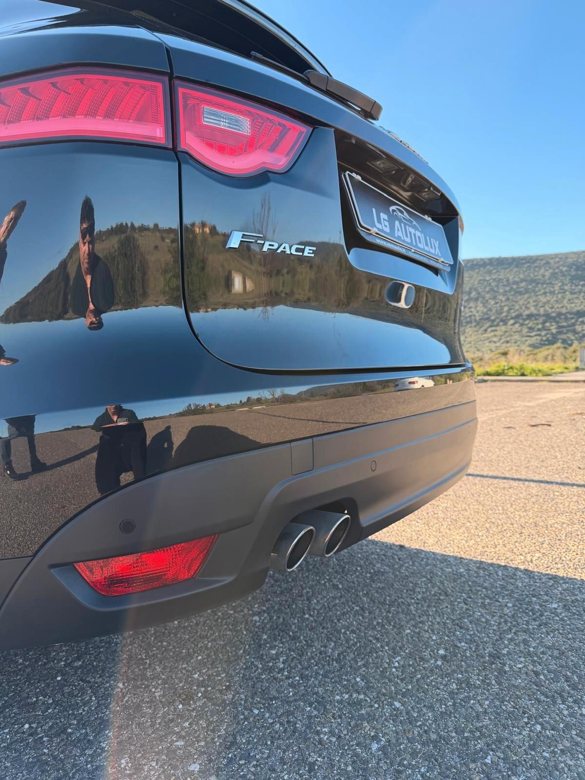 Jaguar F-Pace 2.0 D 180 CV FINANZIABILE