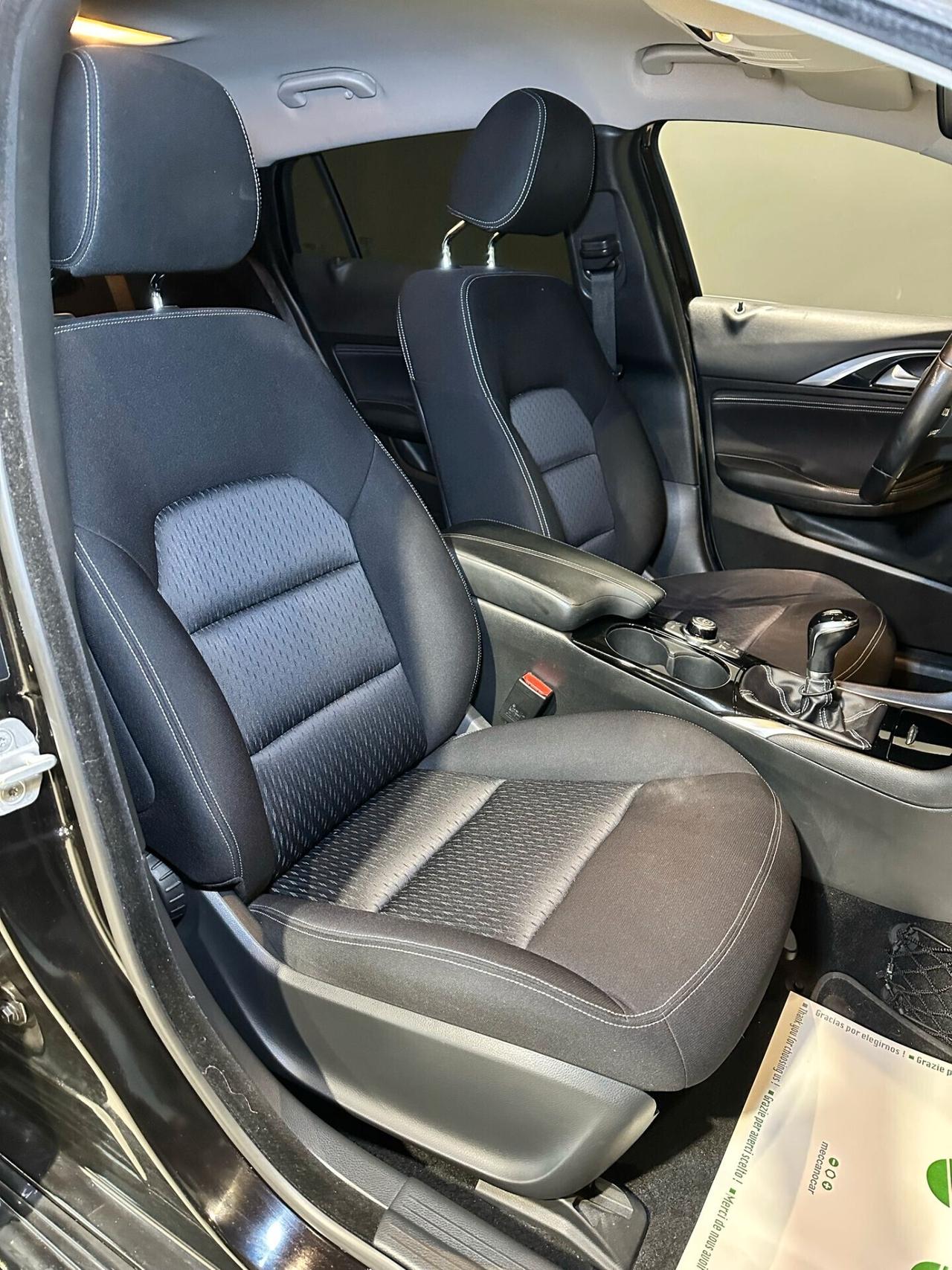 Infiniti Q30 1.5 diesel Premium Tech GALLERY WHITE