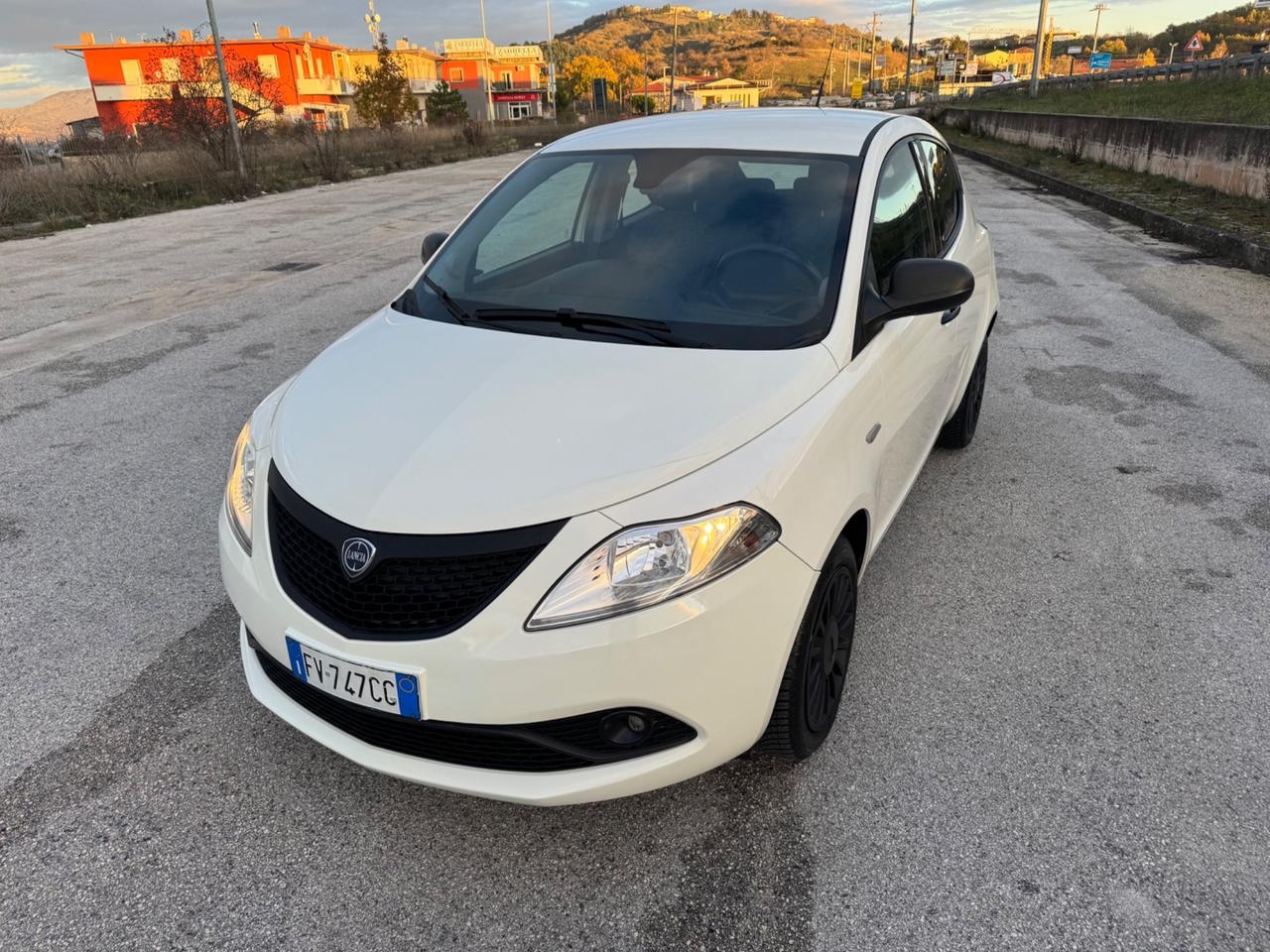 Lancia Ypsilon 1.2 69 CV 5 porte S&S Gold