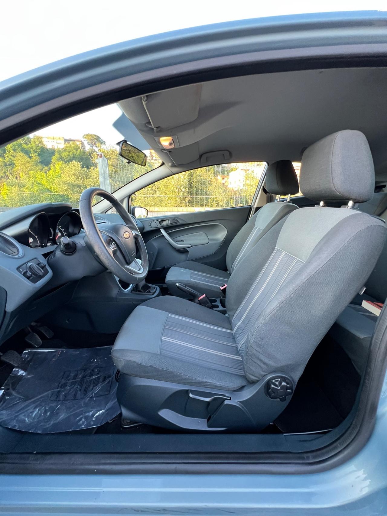 Ford Fiesta 1.4 TDCi 68CV 3 porte Titanium